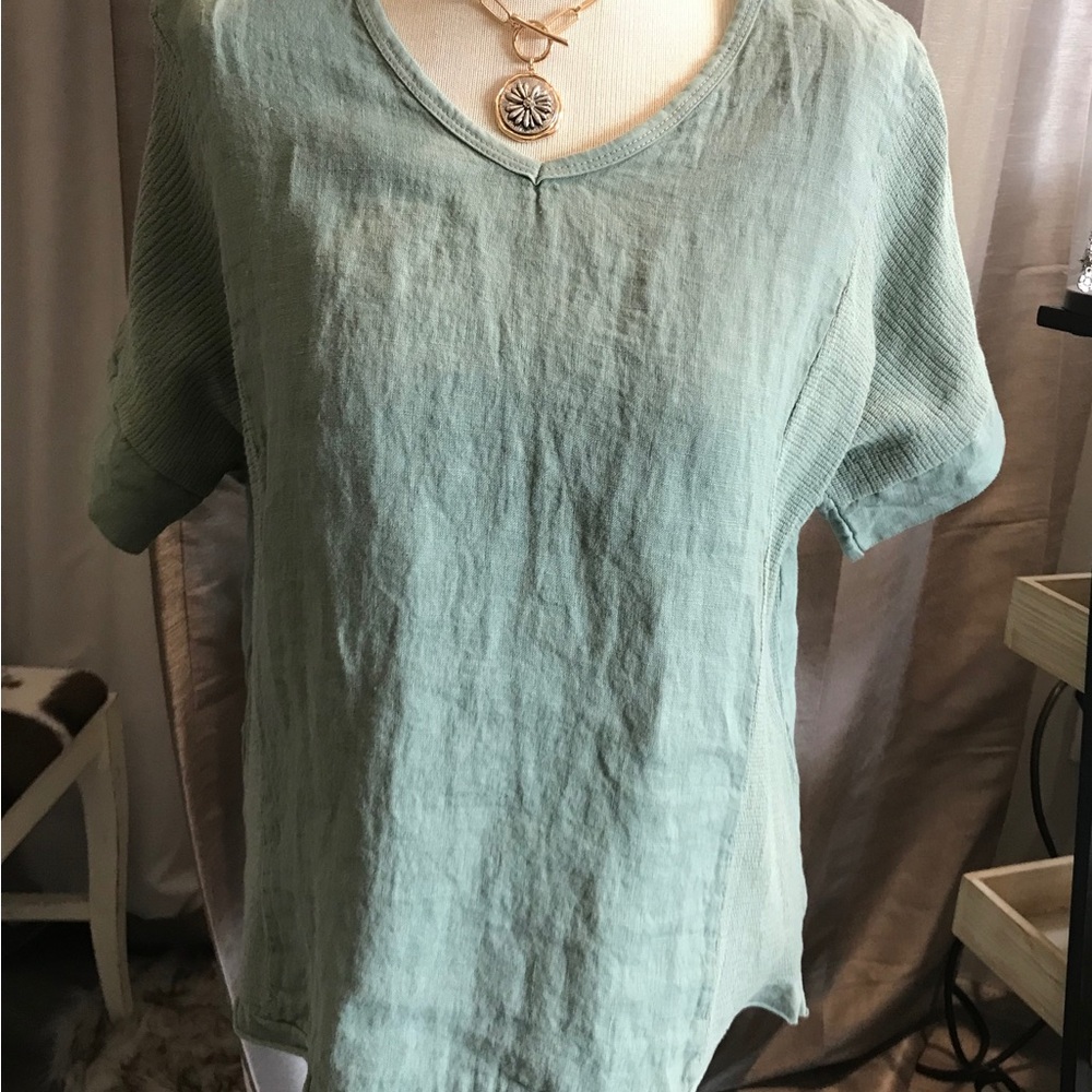 Women's Green Top